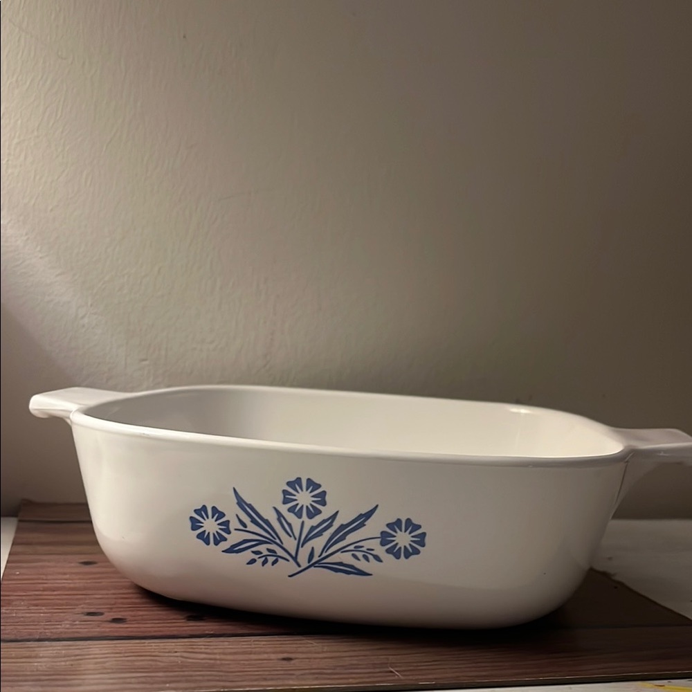 Classic Corning Pyrex 1qt  White Baking Dish with Blue Floral Design